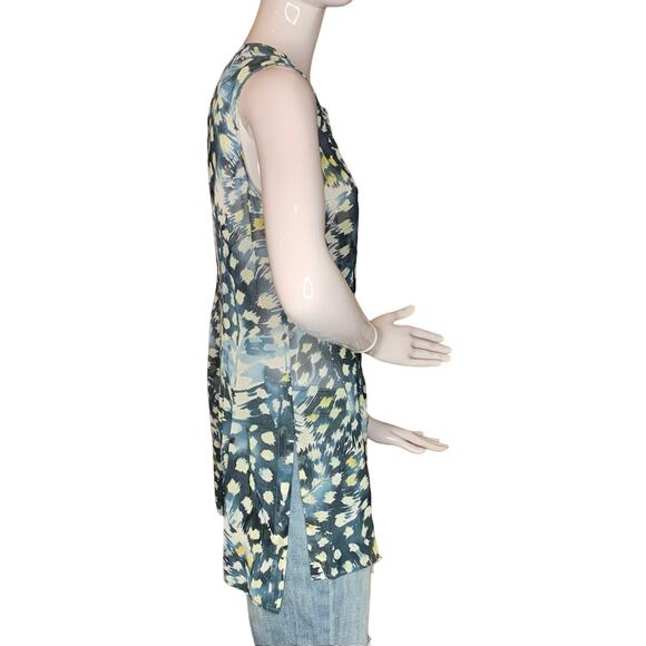 CABI Women Top Sleeveless Button Down Size S Abstract Blue Tones - Picture 5 of 8